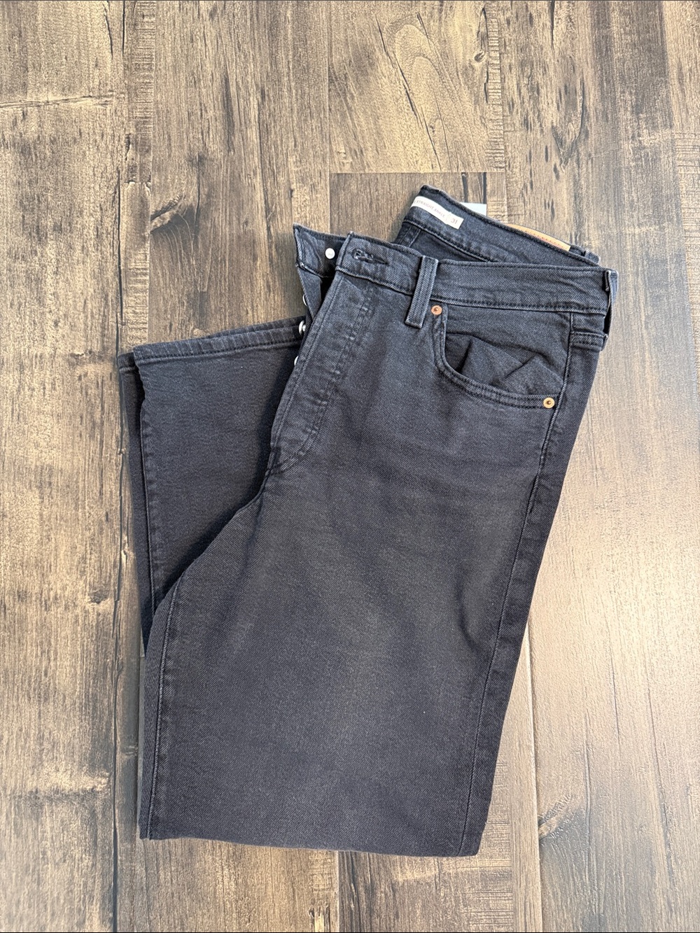 Levi's Ribecage Straight Ankle Jeans in Black
